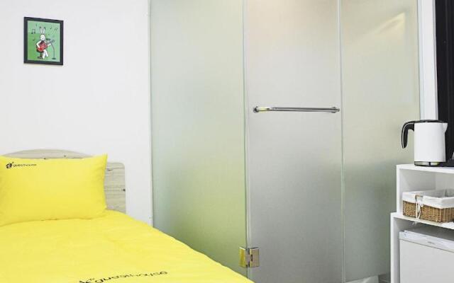 24 Guesthouse Cheonggyecheon