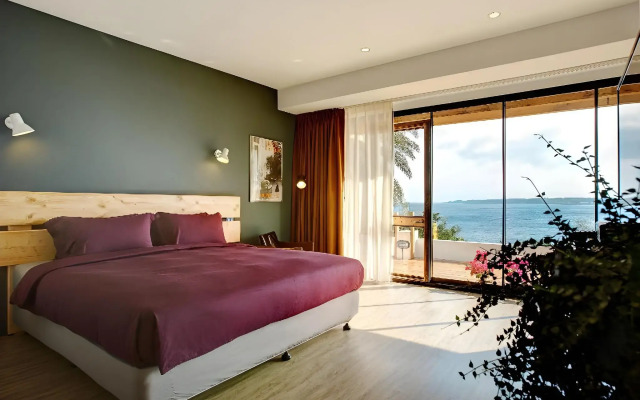 Relaxury Beach House