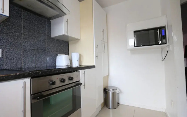 Beautiful 3 Beds House - Thamesmead