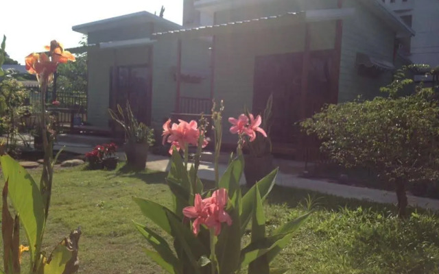 Raintree Boutique Hut