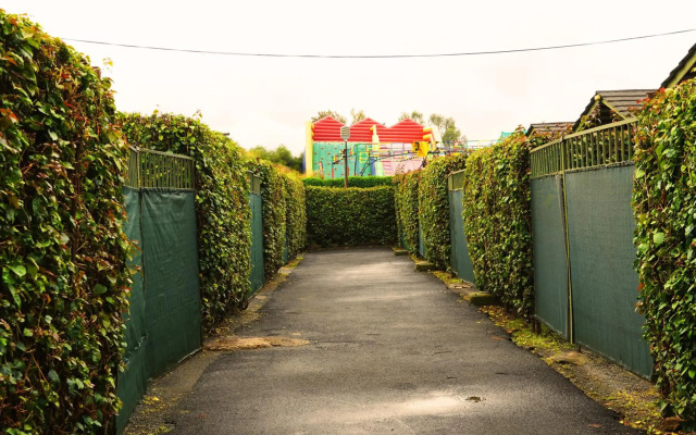 Stedmak Gardens And Recreation Centre