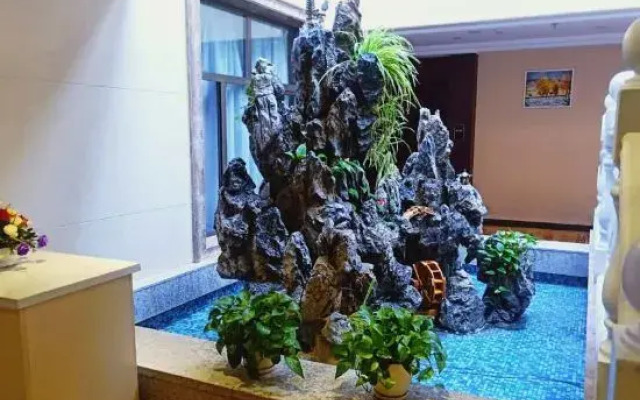Xinhua Theme Hotel
