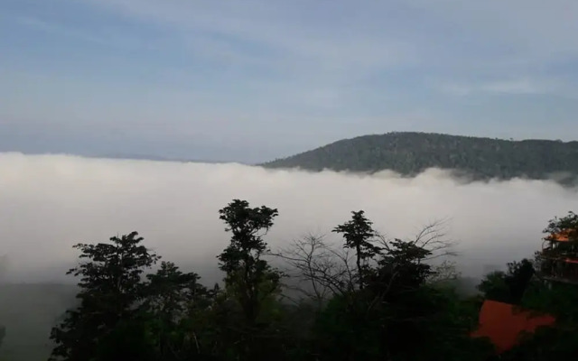Tiw & Piw Talaymok at Khao Kho