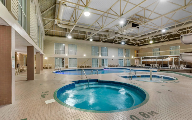 Clarion Hotel & Suites