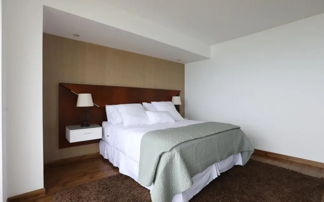 Boardwalk Modern Apartment With Oceanview