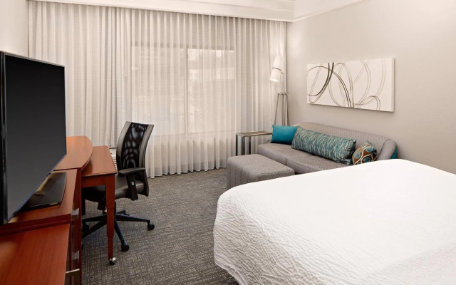 Courtyard by Marriott Houston Rice University