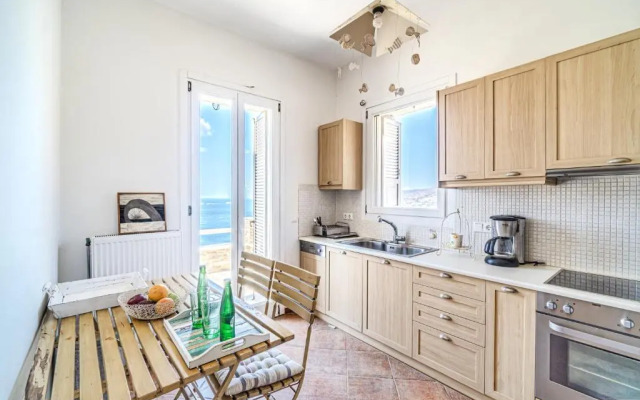 Sunset & Sea View Flat - 5 mins from Batsi Bay