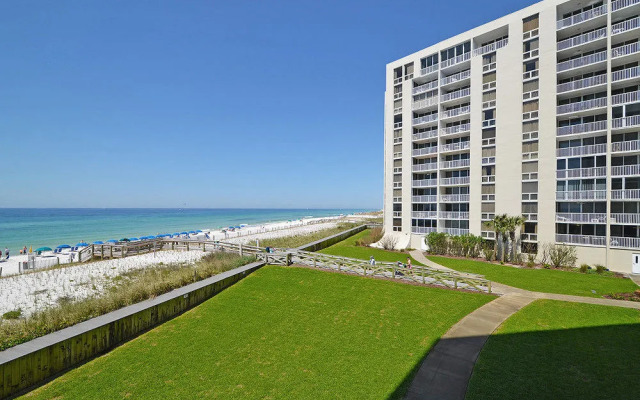 Shoreline Towers by Southern Vacation Rentals