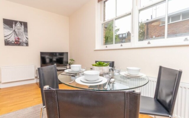 Luxurious 3 Double Bedroom Apartment Hammersmith