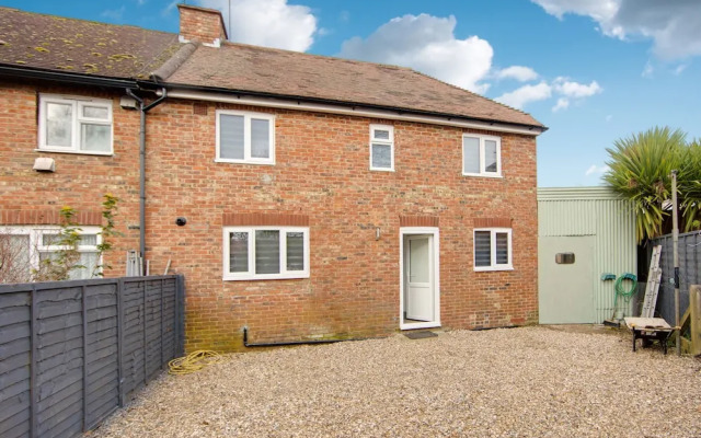 Centrally Located Modern House Near Ashford Town