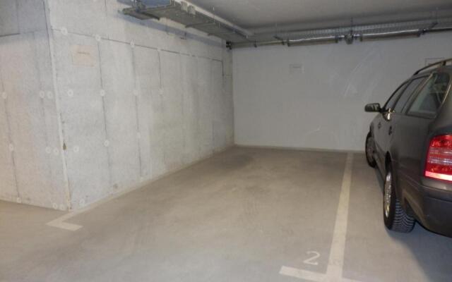 Spacious, Modern 1-bdrm Apt near VIC & Austria Ctr