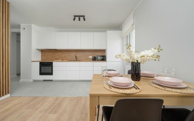 Pleasant Decor & Parking by Renters