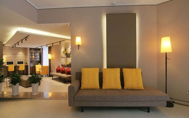 Home Inn Plus Shanghai West Yan'An Road