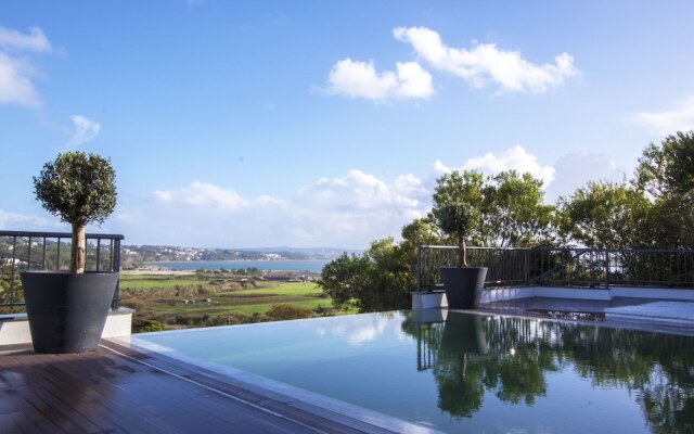 Hillside House Suites & Spa