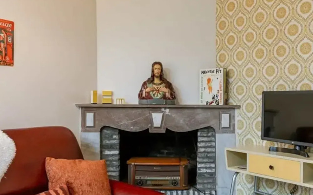 Retro Apartment for two With a Cozy City Garden