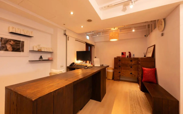 Apartment 10F