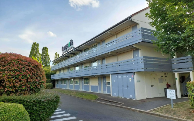 Campanile Versailles - Buc