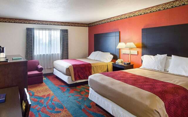 Rodeway Inn San Antonio Lackland AFB - SeaWorld