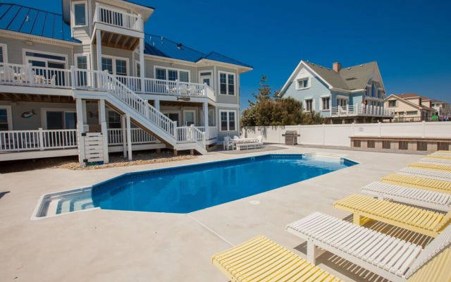 Over The Moon - 9 Br Home