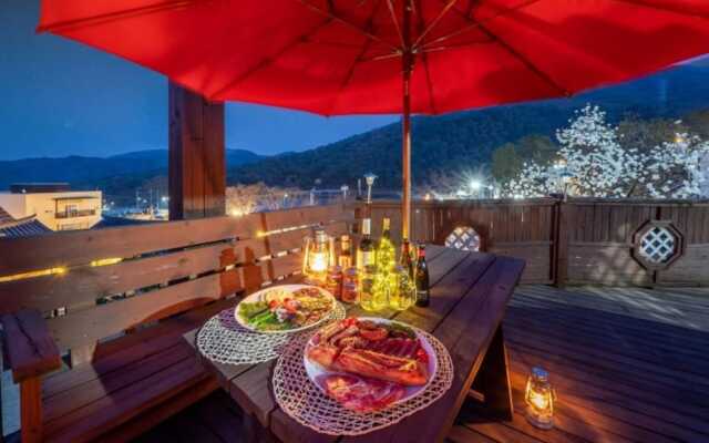 Fortune Rising Sun Hill Pension