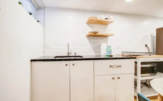Private Studio in Serene DC Neighborhood
