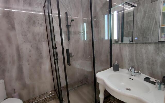 Апартаменты на улице Челюскина 6