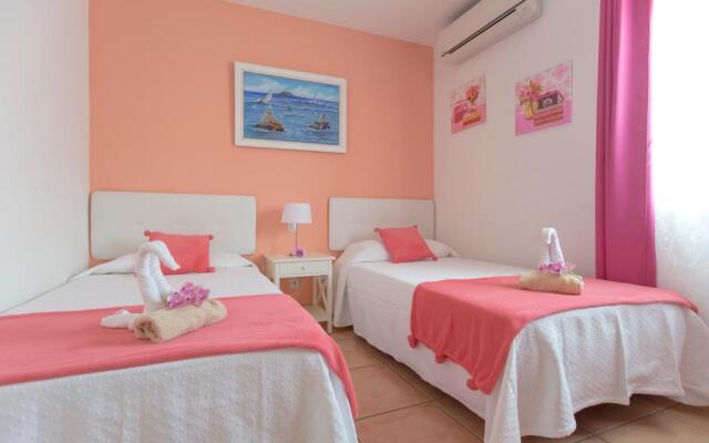 Villa Bella Lucia 1. Piscina Climatizada, WiFi, BBQ.