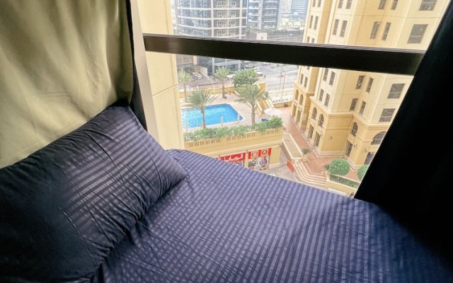 Urban Panda Hostel JBR Dubai