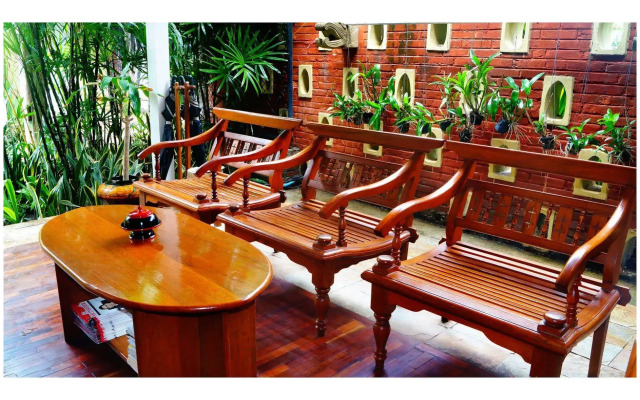 Oasis Hotel