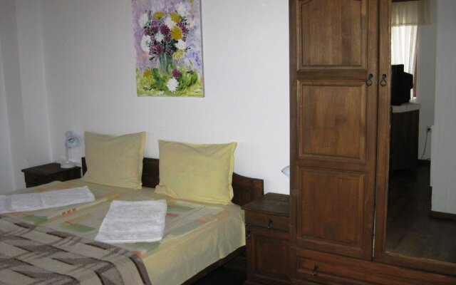 Chardaka Guest House