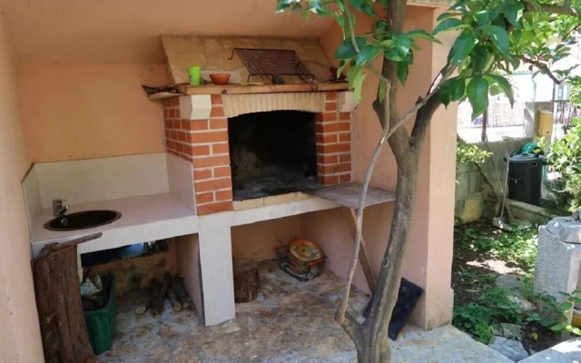 Brti - 250 m From Beach - A2 Smeđi