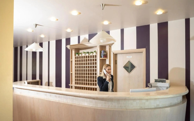 Le Terrazze Sul Lago Residence & Hotel