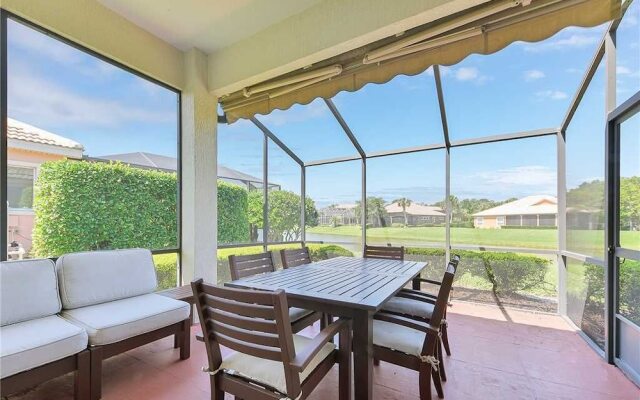 Royal Swan - Three Bedroom Home