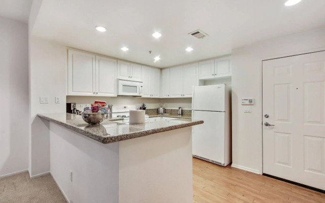 Global Luxury Suites at The Village