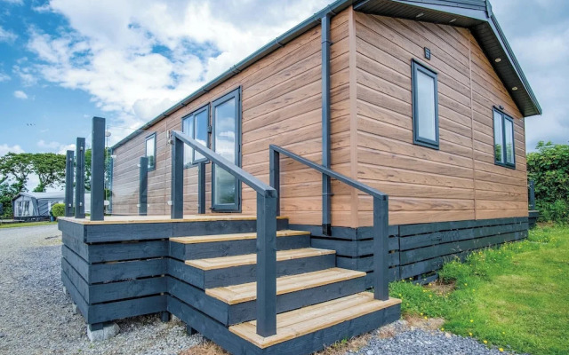 Oakland Lodge - 2 Bedroom Lodge - Wisemans Bridge
