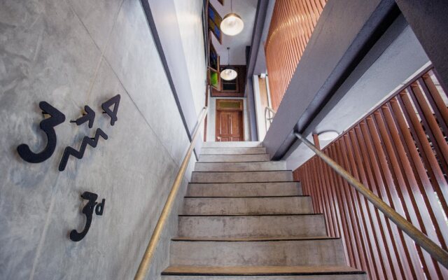 The Arak Bed Bar and Hostel