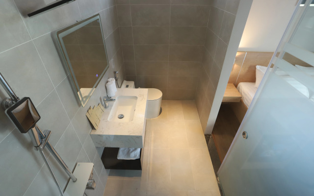 Lanura Apartments and Hotel