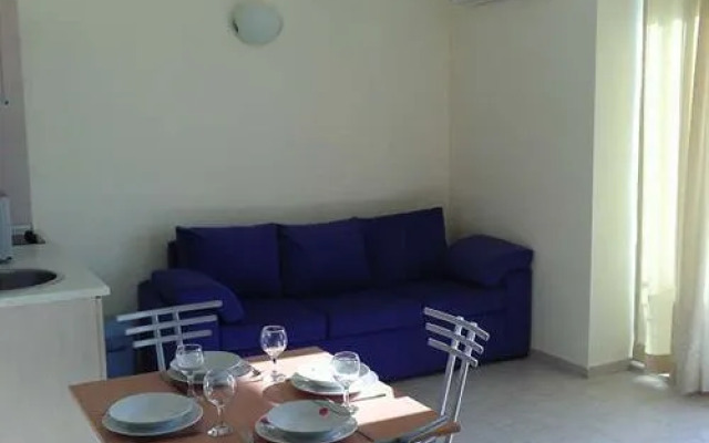 Pollo Resort Mikosta Apartments