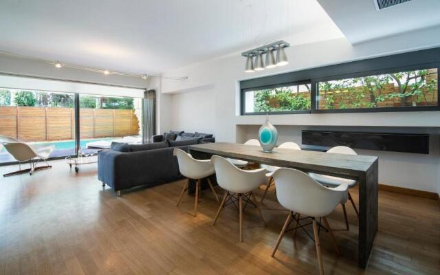 Elegant and Private Living by Neuvel
