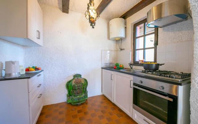 Cosy Nest - Terrace & Parking Private