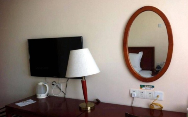 GreenTree Inn JiangSu WuXi BinHu TaiHu Pearl Development Mansion Business Hotel – Guest Rooms – Wuxi