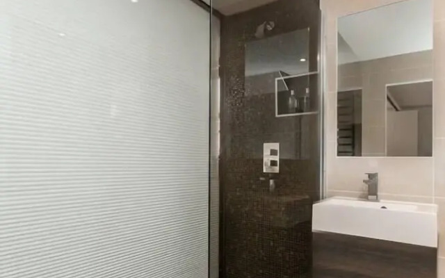 Stylish 1-bedroom Apt Close to Princes Street