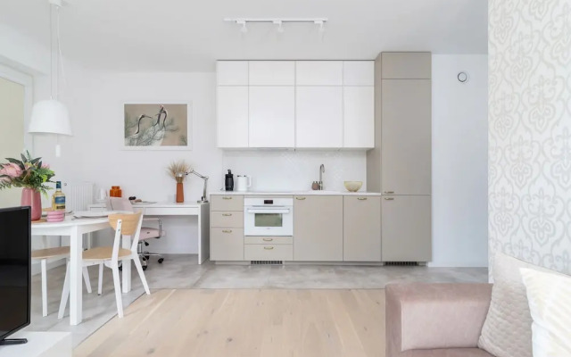 Exclusive Apartment Mogilska by Renters