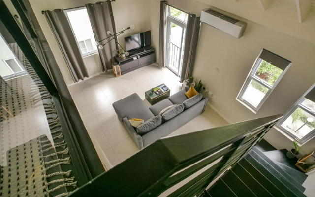 Choose To Be Happy at Eight - Eight Super Studio Apartments