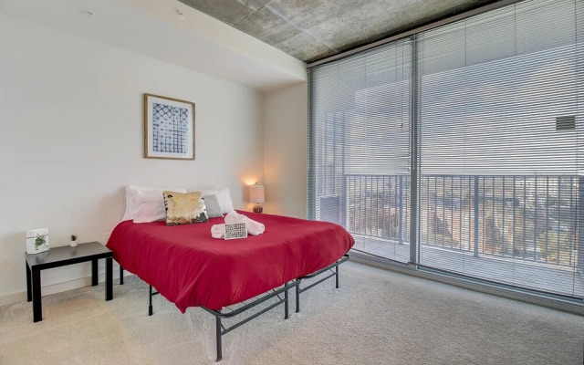 FRONTDESK Skyhouse Apts Uptown Charlotte