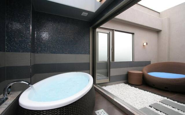 HOTEL W - Adults Only