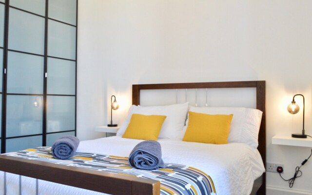 Bright Flat Near City Centre