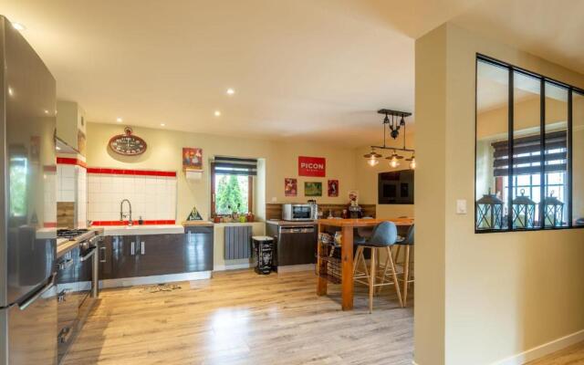 Spacious apartment with two terraces and private parking