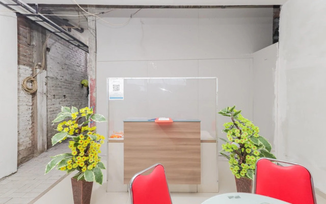 RedDoorz @ Gedangan Sidoarjo