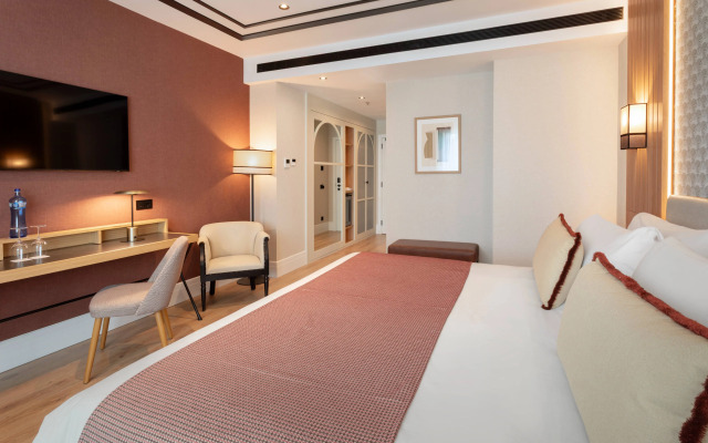 Catalonia Plaza España Hotel & Spa